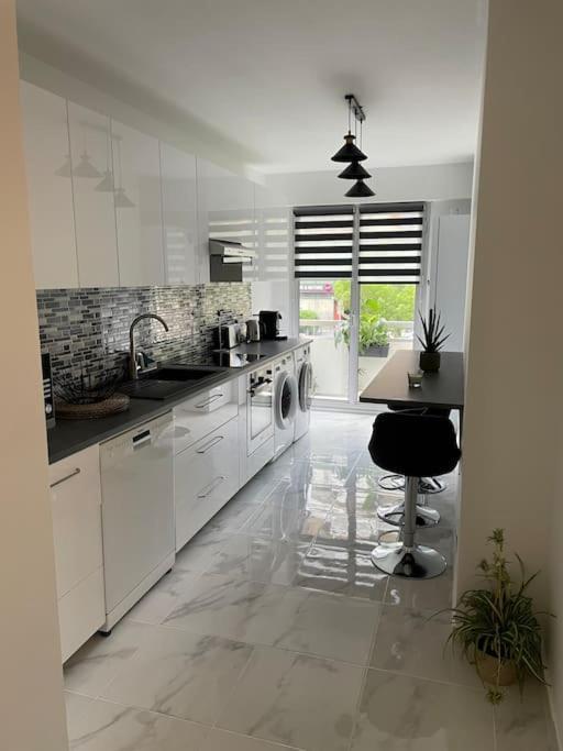 Superbe Appartement Carre Delfino Port De Niza Exterior foto